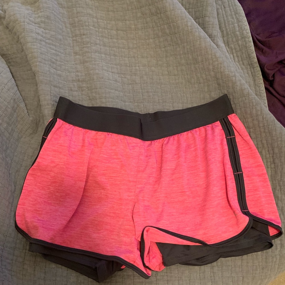 Women’s workout shorts M